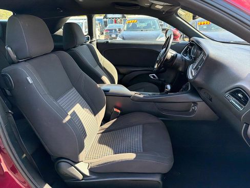 Used 2021 Dodge Challenger SXT image 17