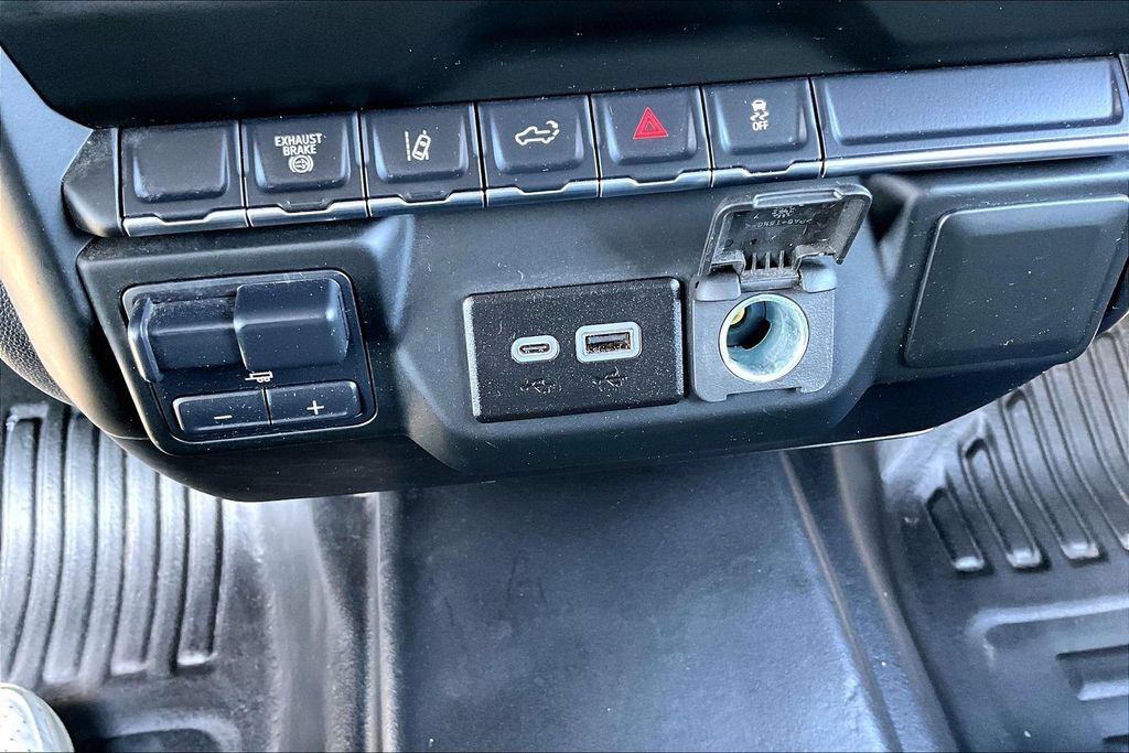 Used 2025 Chevrolet Silverado 3500 W/T AWD/4WD image 26
