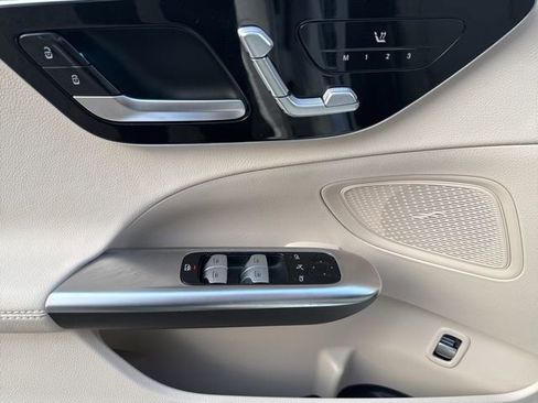 Used 2024 Mercedes-Benz C 300 4MATIC Sedan image 17