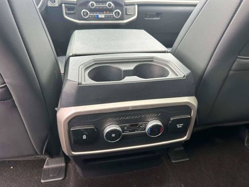 Used 2022 Ford Expedition XLT AWD/4WD image 12