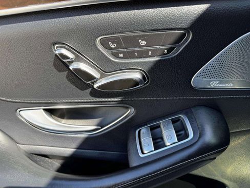 Used 2019 Mercedes-Benz S 560 4MATIC Sedan image 33