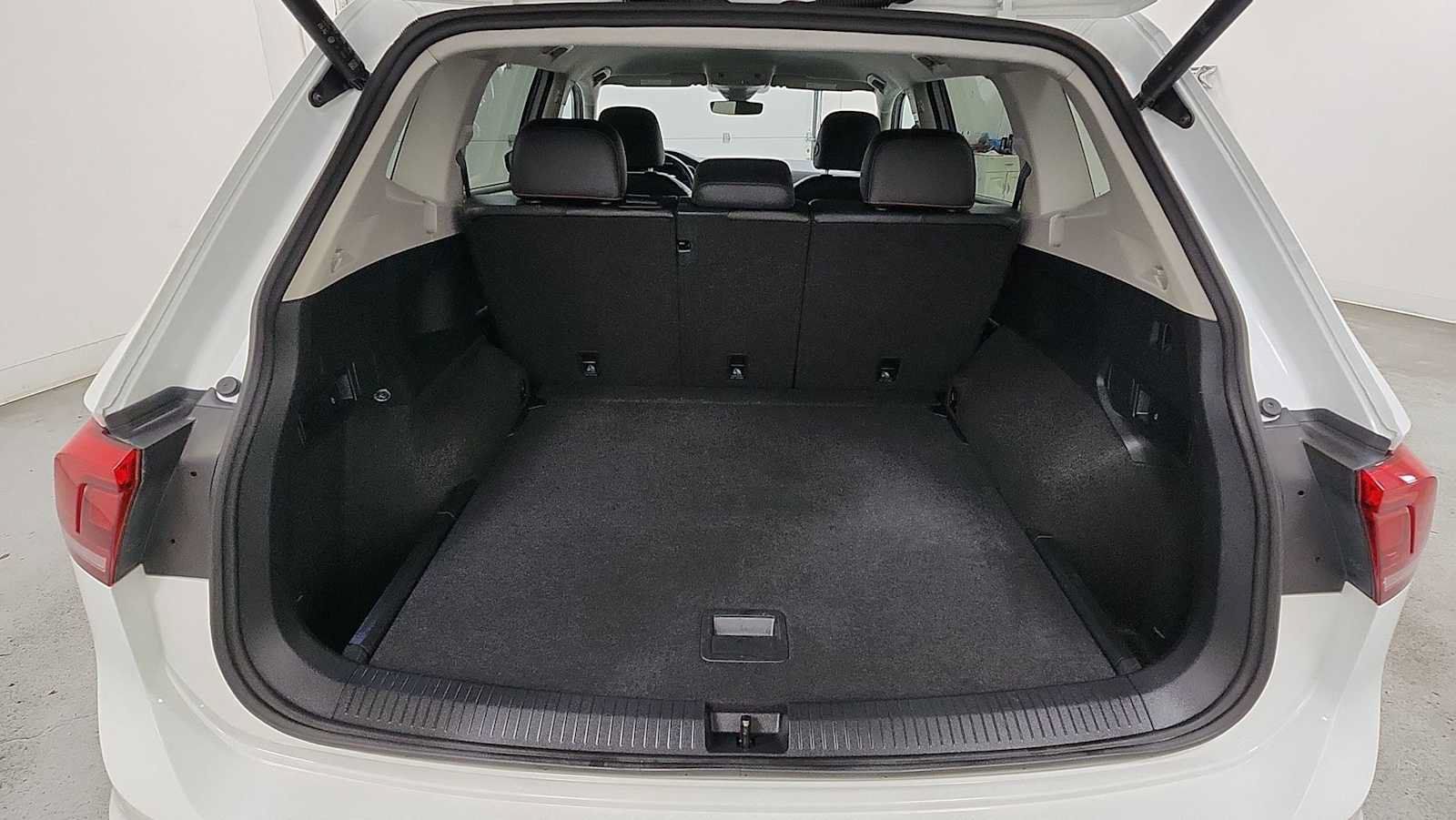 Used 2024 Volkswagen Tiguan Wolfsburg Edition AWD/4WD image 27