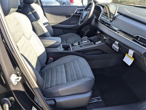 New 2025 Mitsubishi Outlander SE image 27