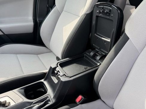 Used 2017 Toyota RAV4 XLE w/ Plus Extra Value Package AWD/4WD image 9