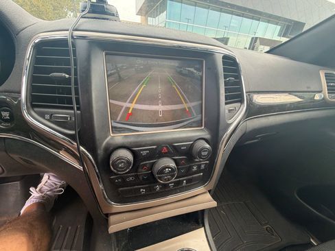 Used 2015 Jeep Grand Cherokee Overland w/ Advanced Technology Group RWD image 15