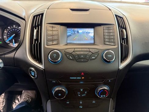 Used 2017 Ford Edge SE image 15