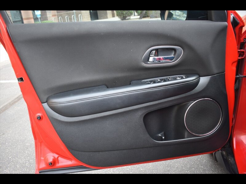 Used 2018 Honda HR-V EX image 18