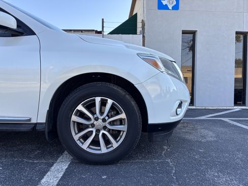 Used 2015 Nissan Pathfinder SL w/ SL Premium Package image 12