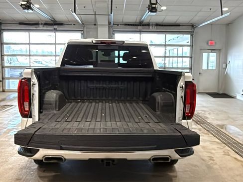 Used 2022 GMC Sierra 1500 Denali w/ Denali Reserve Package image 17