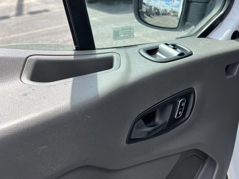 Used 2024 Ford Transit 250 148 High Roof Extended image 22