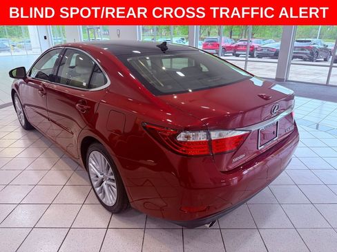 Used 2015 Lexus ES 350 w/ Ultra Luxury Package image 6