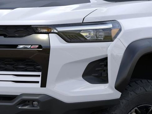 New 2025 Chevrolet Colorado ZR2 w/ Midnight Edition image 10