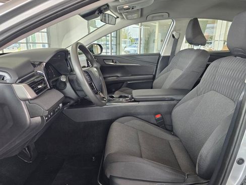 Used 2025 Toyota Camry LE FWD image 18