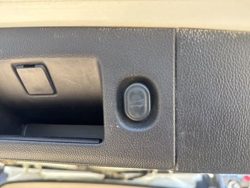 Used 2015 Cadillac Escalade ESV Premium image 25