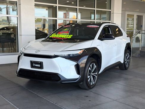 Used 2024 Toyota bZ4X FWD image 2