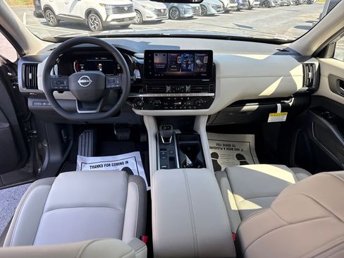 New 2026 Nissan Pathfinder SL FWD image 12