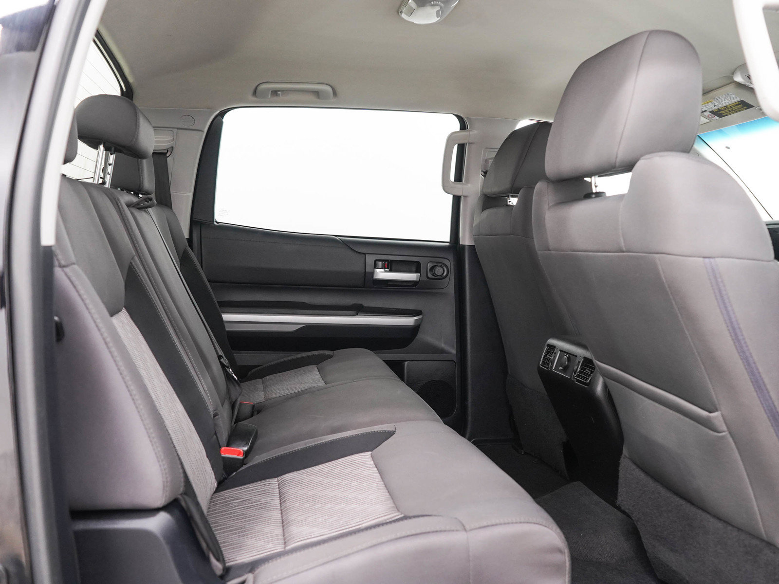 Used 2015 Toyota Tundra SR5 w/ SR5 Upgrade Package AWD/4WD image 14