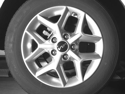 Used 2025 Kia Soul LX w/ LX Technology Package FWD image 15