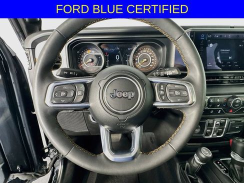 Used 2025 Jeep Wrangler Unlimited Sahara AWD/4WD image 14