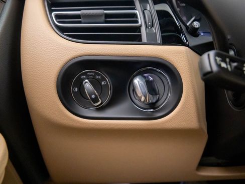 New 2026 Porsche Macan S image 18