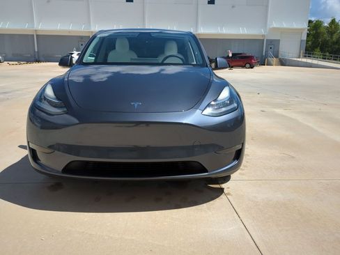 Used 2021 Tesla Model Y Long Range AWD/4WD image 2