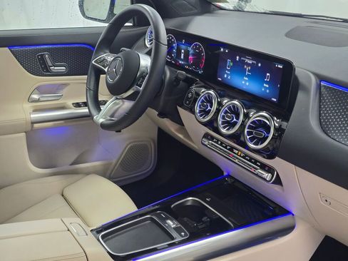 Used 2025 Mercedes-Benz GLA 250 4MATIC image 27