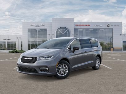 New 2025 Chrysler Pacifica Select