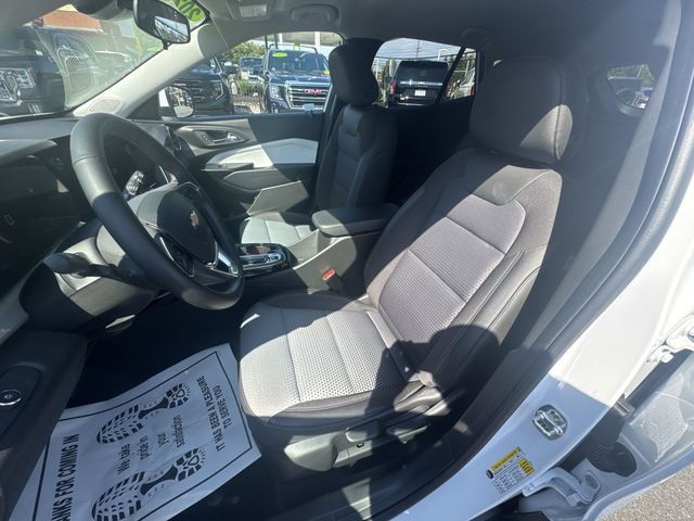 Used 2025 Chevrolet Trax LT w/ Driver Confidence Package FWD image 18