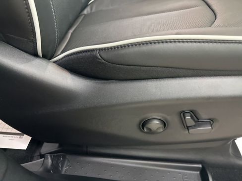 New 2026 Chrysler Pacifica Limited w/ S Appearance Package AWD/4WD image 18