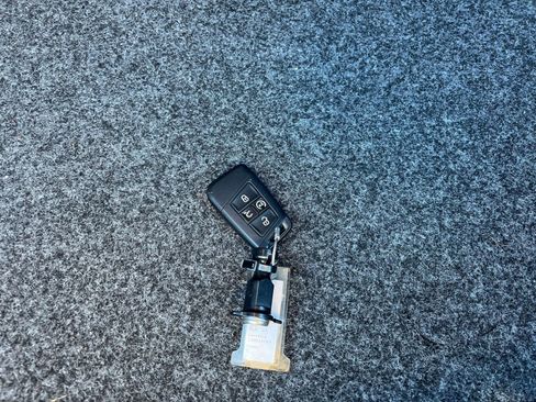 Used 2025 Volkswagen Jetta SE image 21