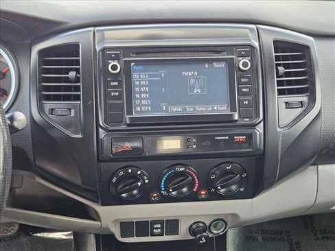 Used 2014 Toyota Tacoma PreRunner w/ Convenience Package RWD image 17