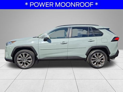 Used 2019 Toyota RAV4 XLE Premium AWD/4WD image 7