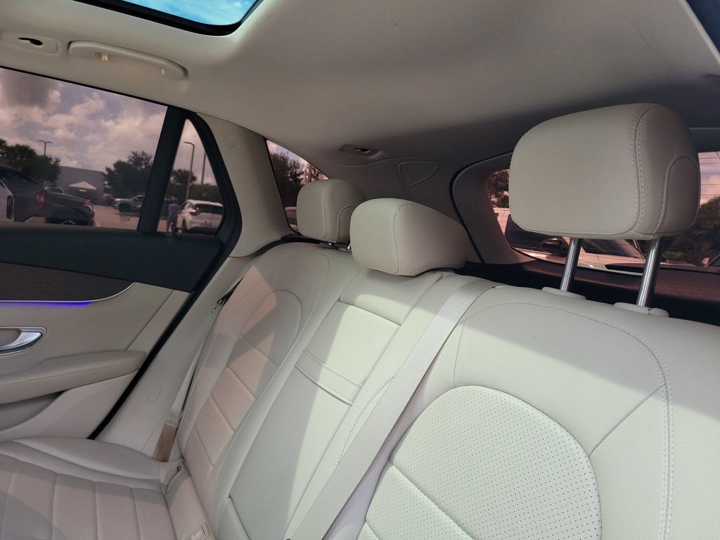 Used 2021 Mercedes-Benz GLC 300 w/ Premium Package image 22