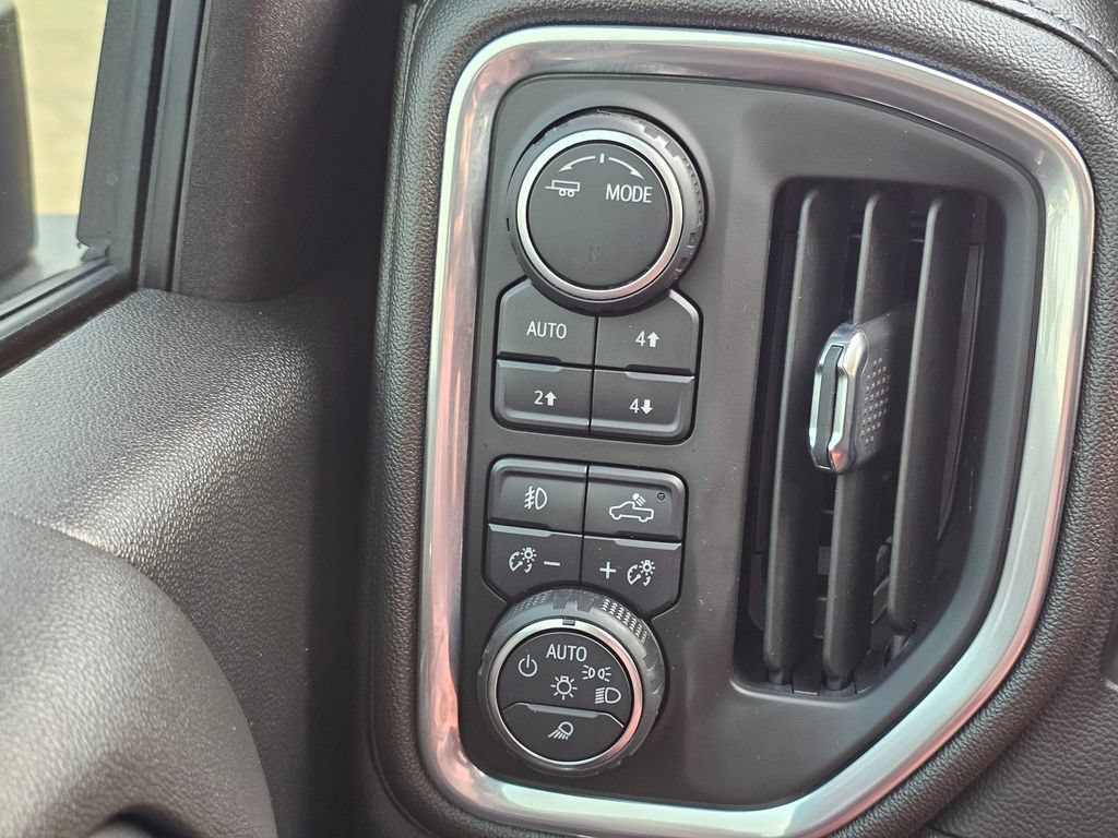 Certified 2022 Chevrolet Silverado 3500 LTZ w/ LTZ Premium Package AWD/4WD image 28