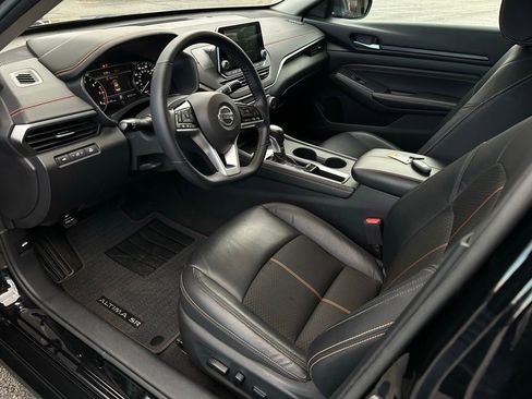 Used 2021 Nissan Altima 2.5 SR w/ SR Premium Package image 10