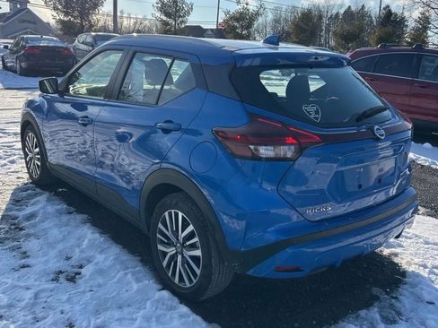 Used 2021 Nissan Kicks SV image 2