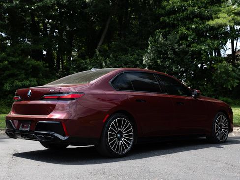 Used 2025 BMW 760i xDrive w/ Executive Package AWD/4WD image 2