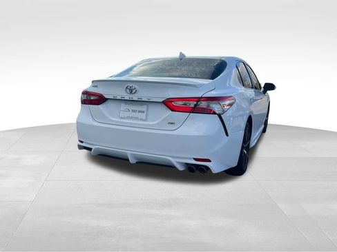 Used 2020 Toyota Camry SE image 5