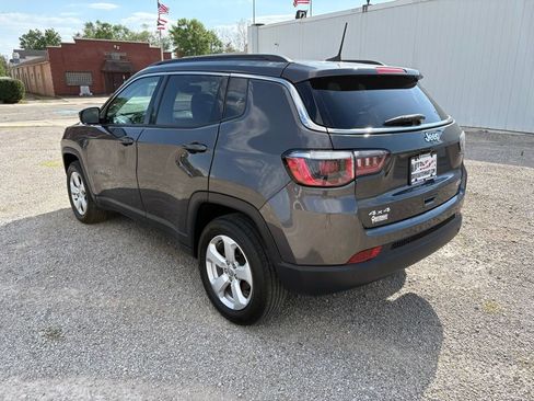 Used 2018 Jeep Compass Latitude w/ Popular Equipment Group AWD/4WD image 5
