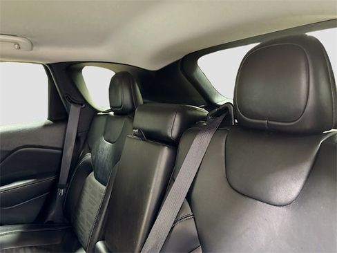 Used 2022 Jeep Cherokee Latitude image 25