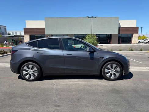 Used 2020 Tesla Model Y Long Range AWD/4WD image 4