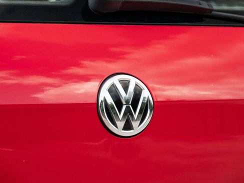 Used 2018 Volkswagen GTI SE image 21