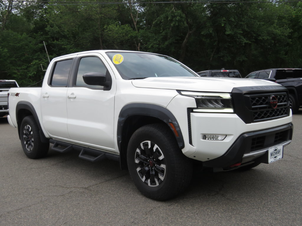 Used 2022 Nissan Frontier PRO-4X w/ Technology Package AWD/4WD image 3