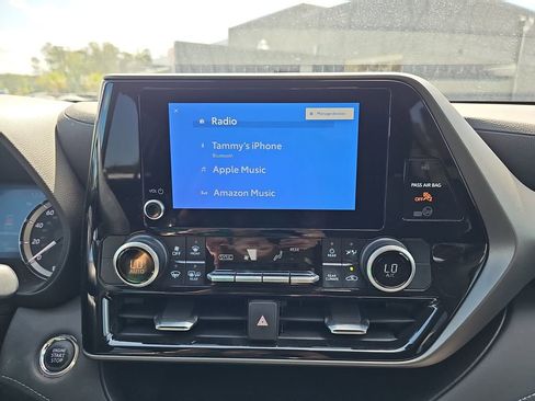 Used 2023 Toyota Highlander L FWD image 26