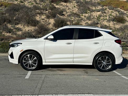 Used 2021 Buick Encore GX Select w/ Advanced Technology Package image 2