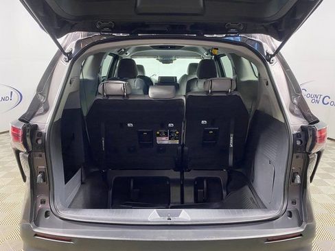Certified 2024 Toyota Sienna LE image 7