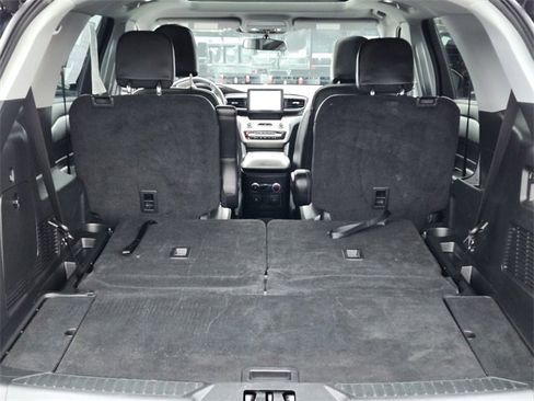Certified 2022 Ford Explorer XLT w/ Equipment Group 202A image 33