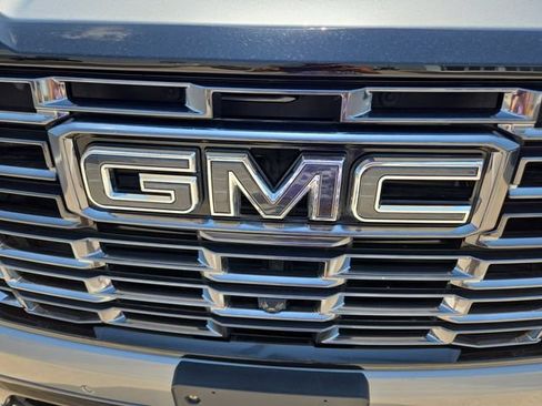 Used 2025 GMC Yukon Denali Ultimate w/ LPO, Floor Liner Package AWD/4WD image 51