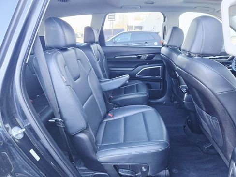 Used 2025 Kia Telluride S image 18