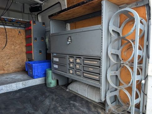 Used 2018 Nissan NV 2500 SV w/ Navigation Package image 17